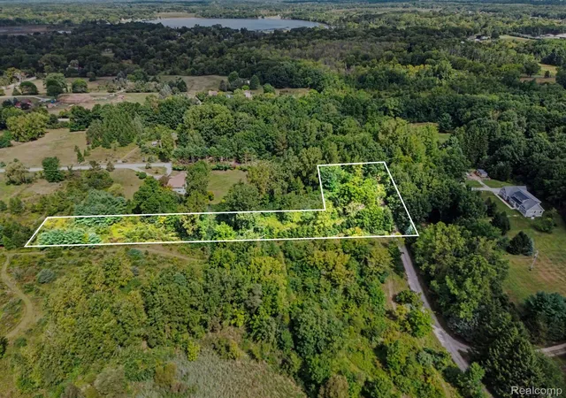 Photo 2 of Land for sale at 3195 E Pillar Dr, Webster Township Washtenaw, MI 48189 | MLS# 20261069137 | Listing updated on 2026-08-29