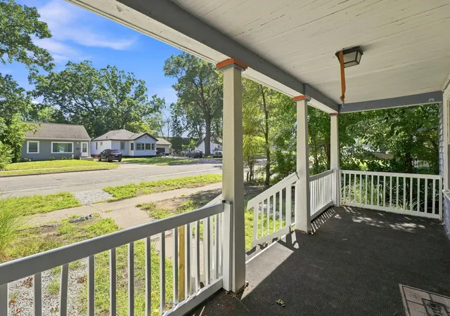 Photo 3 of Single family home for sale at 2611 Wood St, Muskegon Heights City Muskegon, MI 49444 | MLS# 65026045742 | Listing updated on 2026-09-10