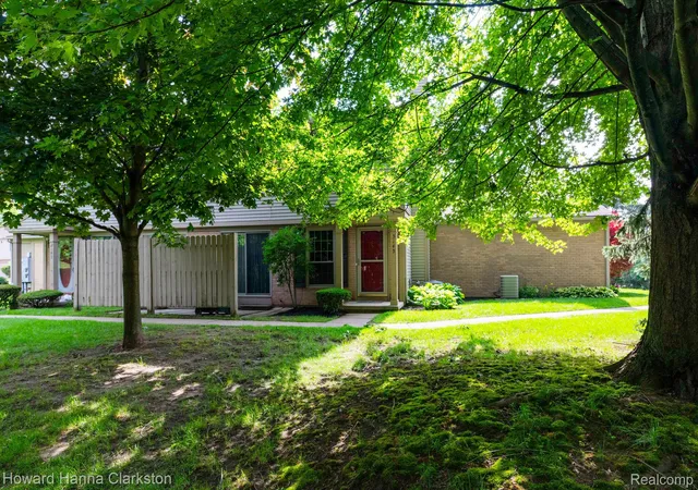 Photo 2 of Condo for sale at 3145 Hidden Ridge Dr, Waterford Charter Township Oakland, MI 48328 | MLS# 20261069148 | Listing updated on 2026-08-29