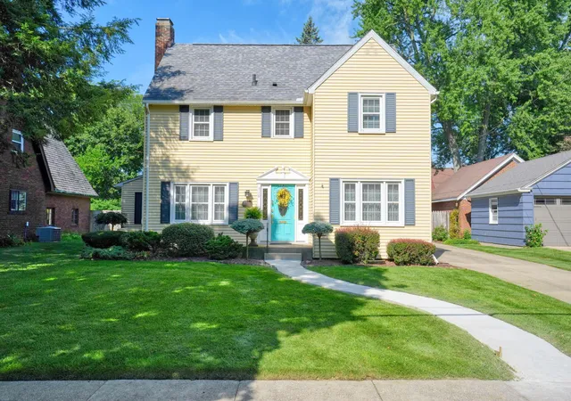 Photo 2 of Single family home for sale at 710 S Webster St, Jackson City Jackson, MI 49203 | MLS# 55026045744 | Listing updated on 2026-09-02