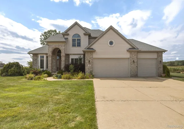 Photo 1 of Single family home for sale at 685 Ave De Lafayette, Monroe City Monroe, MI 48162 | MLS# 20261069156 | Listing updated on 2026-09-11