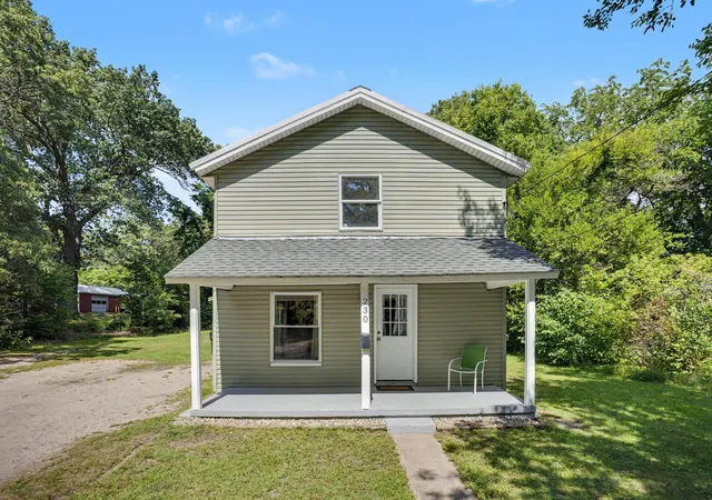 Photo 1 of Single family home for sale at 230 Delano St, Allegan City Allegan, MI 49010 | MLS# 66026045761 | Listing updated on 2026-08-28
