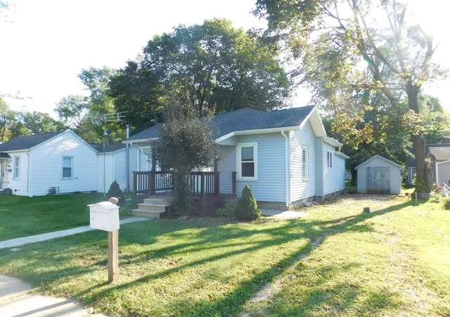 Photo 2 of Single family home for sale at 403 Center St, Sturgis City St Joseph, MI 49091 | MLS# 64026045764 | Listing updated on 2026-10-05