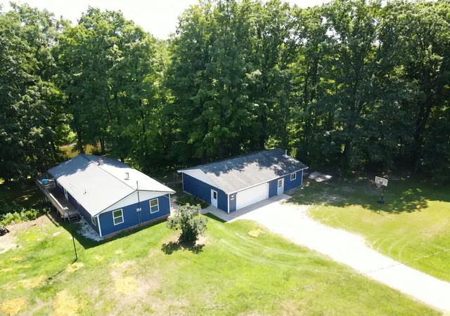 Photo 2 of Single family home for sale at 14150 Birch Ln, Middle Branch Township Osceola, MI 49665 | MLS# 72026045766 | Listing updated on 2026-09-14