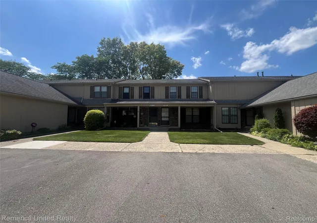 Photo 1 of Condo for sale at 31621 Green Meadow Ln, Warren City Macomb, MI 48093 | MLS# 20261069198 | Listing updated on 2026-08-29