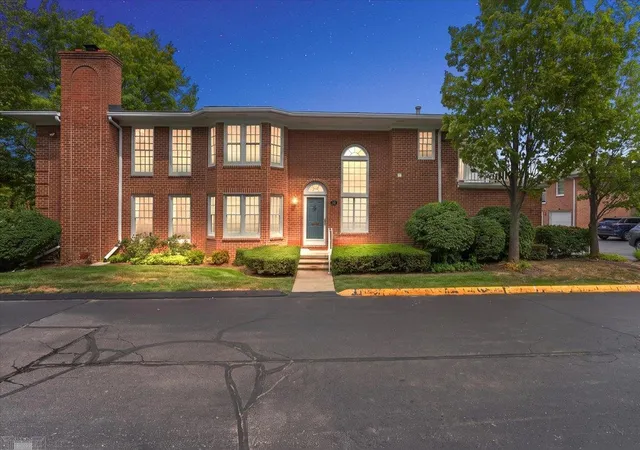 Condo for sale at 141 Windwood Pointe Rd, StClairShoresCity_Macomb, MI 48080 | MLS# 58050220143