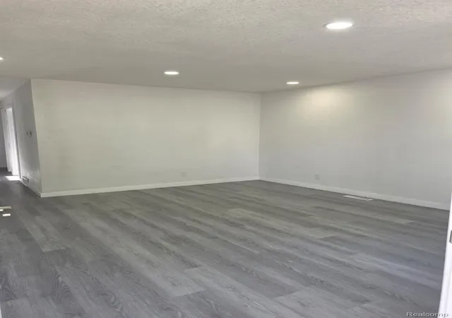 Photo 3 of Single family home for sale at 1126 Ossington Ave, Flint City Genesee, MI 48507 | MLS# 20261069203 | Listing updated on 2026-08-30