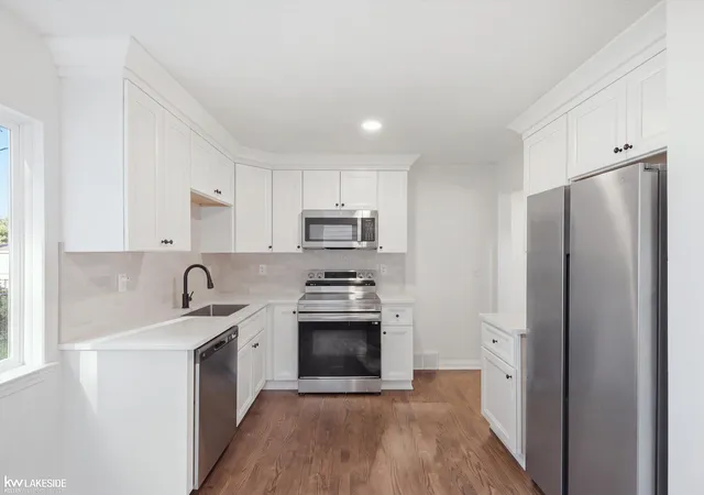 Photo 3 of Single family home for sale at 17800` Wexford St, Roseville City Macomb, MI 48066 | MLS# 58050220146 | Listing updated on 2026-09-10