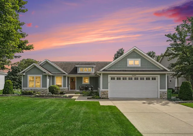 Photo 3 of Single family home for sale at 4290 Oak Meadow Dr, Georgetown Charter Township Ottawa, MI 49426 | MLS# 65026045786 | Listing updated on 2026-09-09