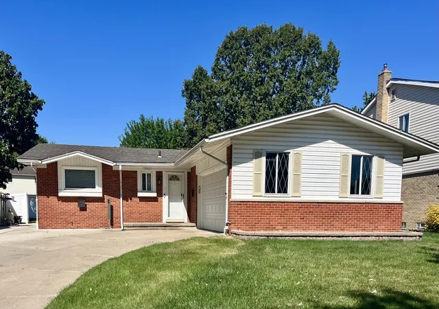 Single family home for sale at 19342 Coventry Dr, RiverviewCity_Wayne, MI 48193 | MLS# 81026045794