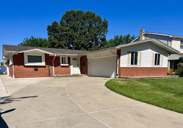 Photo 3 of Single family home for sale at 19342 Coventry Dr, Riverview City Wayne, MI 48193 | MLS# 81026045794 | Listing updated on 2026-09-16