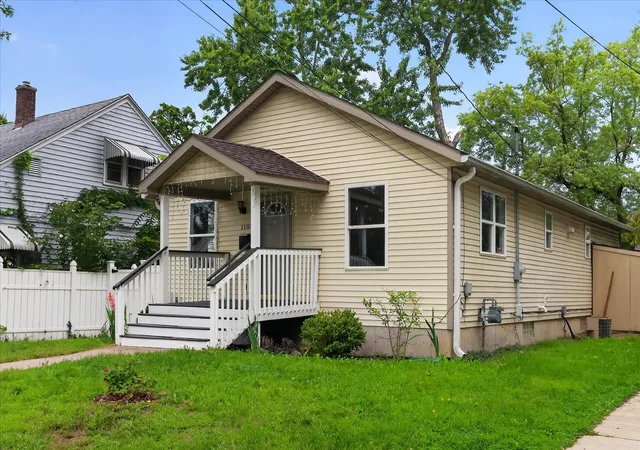 Photo 4 of Single family home for sale at 1105 Hazen St Se, Grand Rapids City Kent, MI 49507 | MLS# 65026045797 | Listing updated on 2026-10-07
