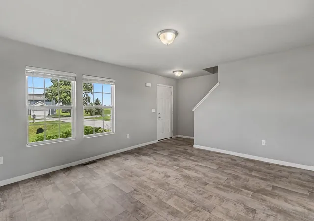 Photo 4 of Single family home for sale at 17211 Country Ln, Manchester Township Washtenaw, MI 48158 | MLS# 81026045805 | Listing updated on 2026-09-15