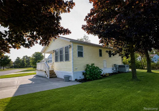 Photo 3 of Single family home for sale at 7122 Ben Franklin Dr, Lexington Township Sanilac, MI 48450 | MLS# 20261069234 | Listing updated on 2026-08-31