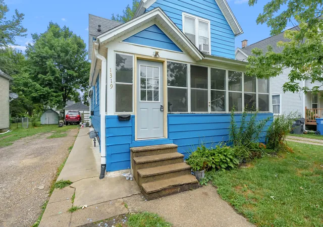 Photo 2 of Single family home for sale at 1319 Jackson St, Kalamazoo City Kalamazoo, MI 49001 | MLS# 66026045815 | Listing updated on 2026-08-28