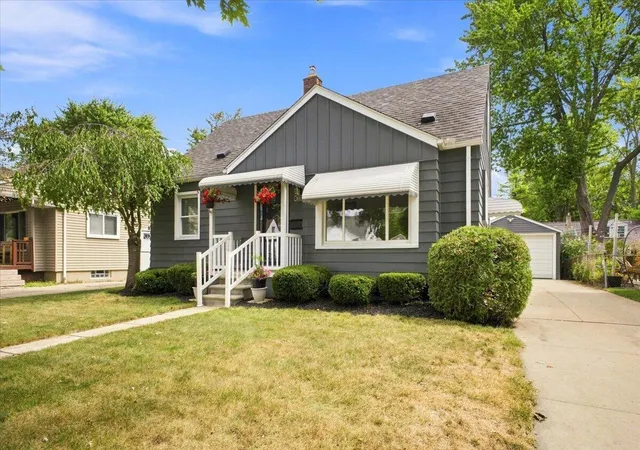 Photo 2 of Single family home for sale at 815 S Marias Ave, Clawson City Oakland, MI 48017 | MLS# 81026045813 | Listing updated on 2026-08-28