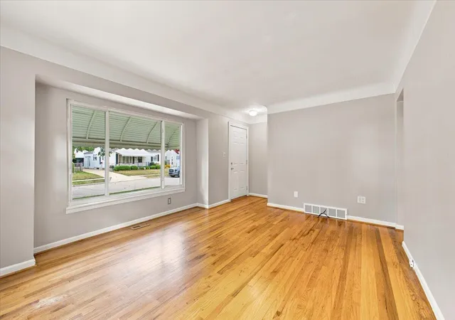 Photo 3 of Single family home for sale at 815 S Marias Ave, Clawson, MI 48017 | MLS# 81026045813 | Listing updated on 2026-09-28