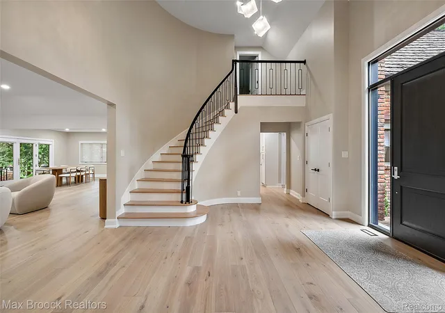 Photo 2 of Condo for sale at 3546 Bloomfield Club Dr, Bloomfield Charter Township Oakland, MI 48301 | MLS# 20261069243 | Listing updated on 2026-08-29