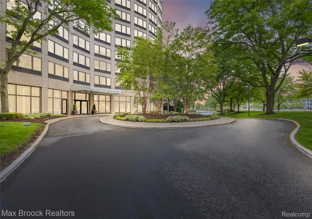 Photo 1 of Condo for sale at 5000 Town Ctr #2605, Southfield City Oakland, MI 48075 | MLS# 20261069244 | Listing updated on 2026-08-29