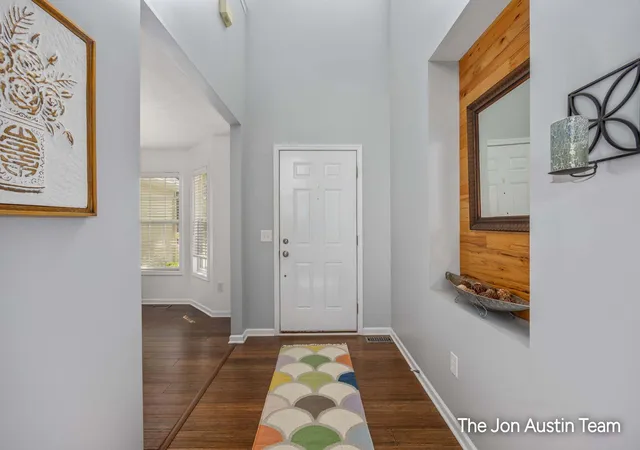 Photo 3 of Single family home for sale at 3461 Mason Ridge Dr Ne, Grand Rapids Charter Township Kent, MI 49525 | MLS# 65026045820 | Listing updated on 2026-09-14