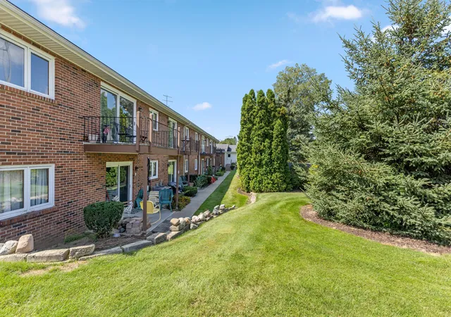 Condo for sale at 707 Andover St Se, KentwoodCity_Kent, MI 49548 | MLS# 65026045828