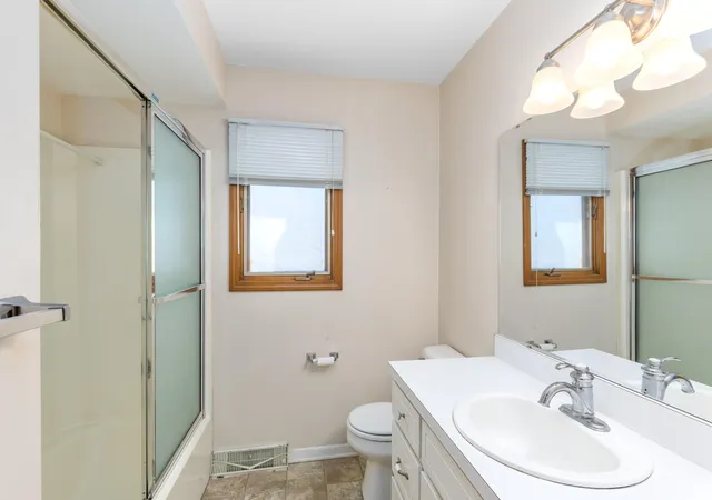 Photo 3 of Condo for sale at 707 Andover St Se, Kentwood City Kent, MI 49548 | MLS# 65026045828 | Listing updated on 2026-09-10
