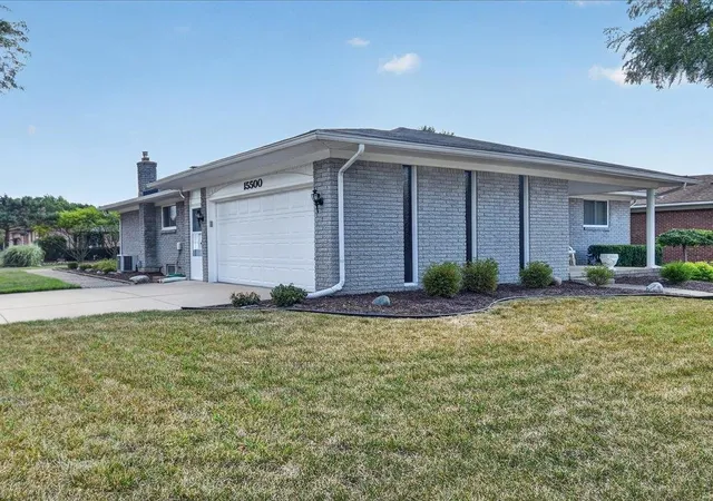 Photo 3 of Single family home for sale at 15500 Sherwood Ln, Fraser City Macomb, MI 48026 | MLS# 58050220165 | Listing updated on 2026-09-01