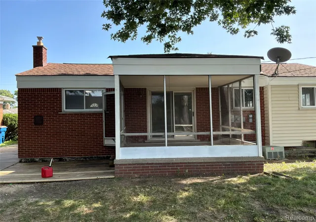 Photo 4 of Single family home for sale at 8507 Darlene St, Warren City Macomb, MI 48093 | MLS# 20261069281 | Listing updated on 2026-09-17