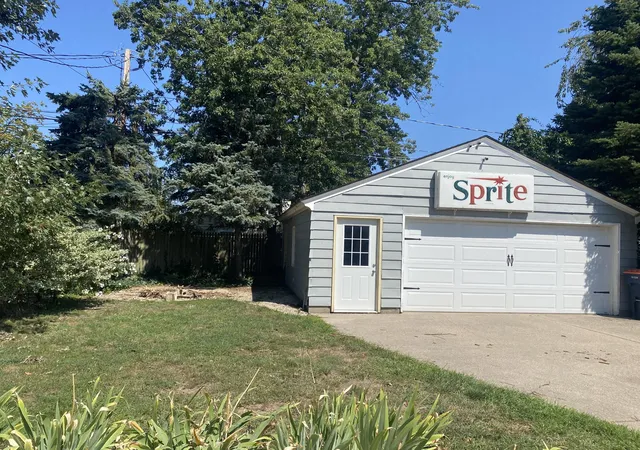 Photo 2 of Single family home for sale at 147 W 29th St, Holland City Ottawa, MI 49423 | MLS# 71026045845 | Listing updated on 2026-09-05