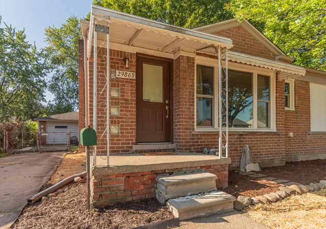 Photo 3 of Single family home for sale at 29865 Orangelawn St, Livonia City Wayne, MI 48150 | MLS# 81026045844 | Listing updated on 2026-09-03