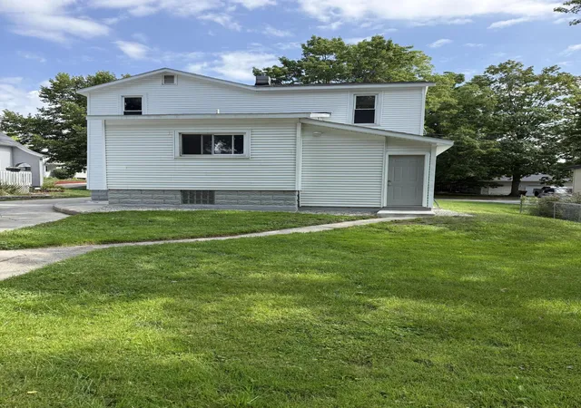 Photo 4 of Single family home for sale at 313 Morse St, Ionia City Ionia, MI 48846 | MLS# 65026045852 | Listing updated on 2026-09-08