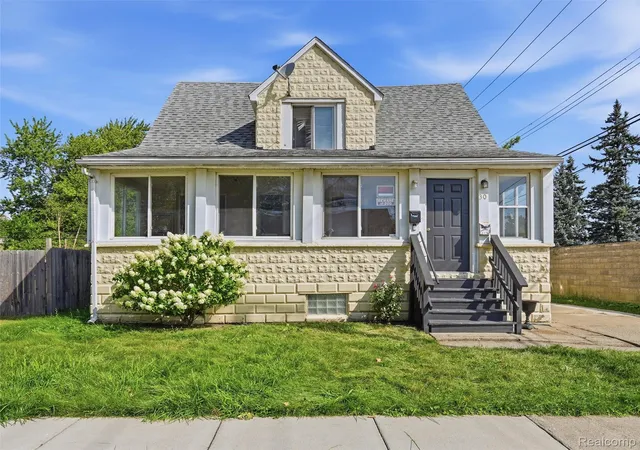 Photo 1 of Single family home for sale at 30 W Granet Ave, Hazel Park City Oakland, MI 48030 | MLS# 20261069301 | Listing updated on 2026-09-04