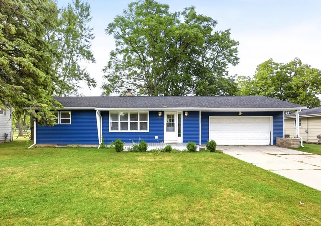 Photo 1 of Sale Pending at 842 Wheelock St, Tittabawassee Township Saginaw, MI 48623 | MLS# 61050220181 | Listing updated on 2026-09-04