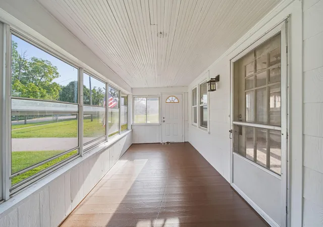 Photo 4 of Single family home for sale at 925 E Michigan Ave, Grass Lake Village Jackson, MI 49240 | MLS# 55026045869 | Listing updated on 2026-09-10