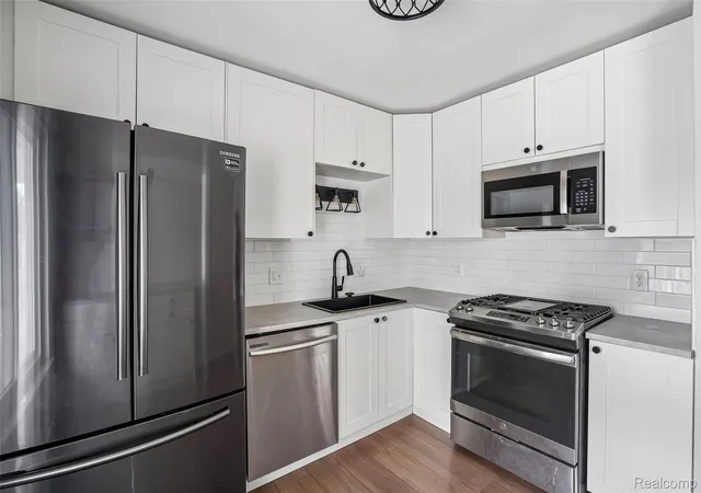 Photo 2 of Single family home for sale at 18923 Orleans Pl, Woodhaven City Wayne, MI 48183 | MLS# 20261069304 | Listing updated on 2026-09-17