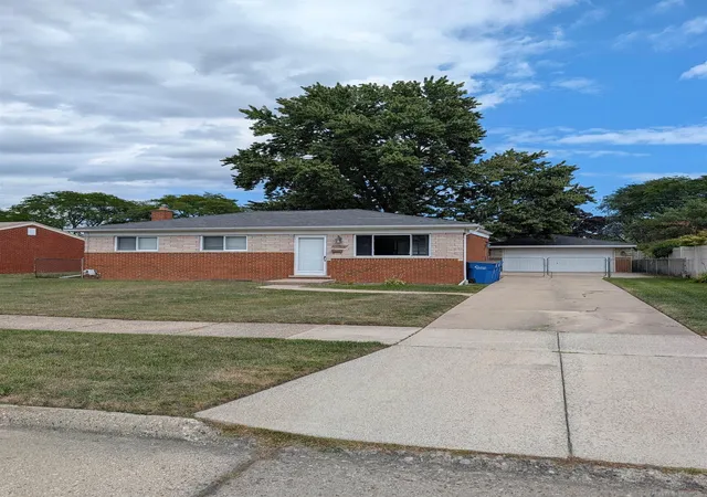 Photo 1 of Sale Pending at 31490 Gloede Dr, Warren City Macomb, MI 48088 | MLS# 58050220183 | Listing updated on 2026-08-31