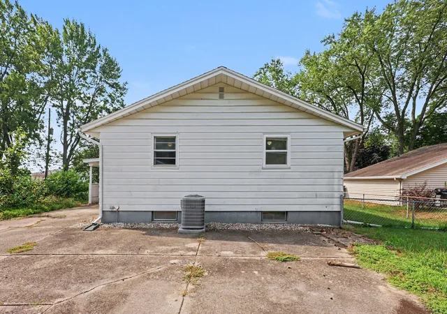 Photo 4 of Single family home for sale at 223 Marcus St Sw, Byron Township Kent, MI 49548 | MLS# 71026045871 | Listing updated on 2026-09-16