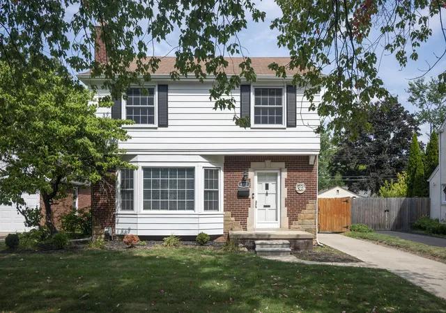 Photo 2 of Single family home for sale at 4302 Arlington Dr, Royal Oak City Oakland, MI 48073 | MLS# 81026045870 | Listing updated on 2026-08-31