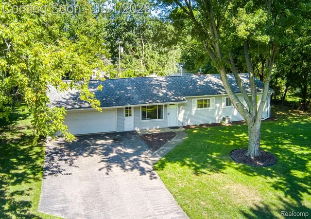 Photo 1 of Single family home for sale at 4600 Independence Dr, Independence Charter Township Oakland, MI 48346 | MLS# 20261069308 | Listing updated on 2026-09-12