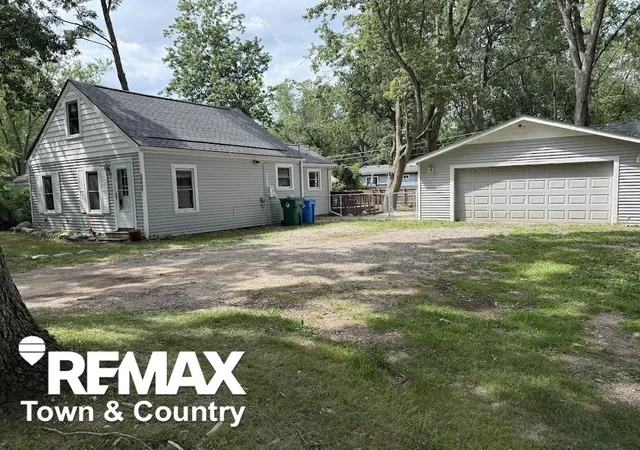 Photo 3 of Single family home for sale at 3238 Newton Rd, Commerce Charter Township Oakland, MI 48382 | MLS# 5050220186 | Listing updated on 2026-08-28