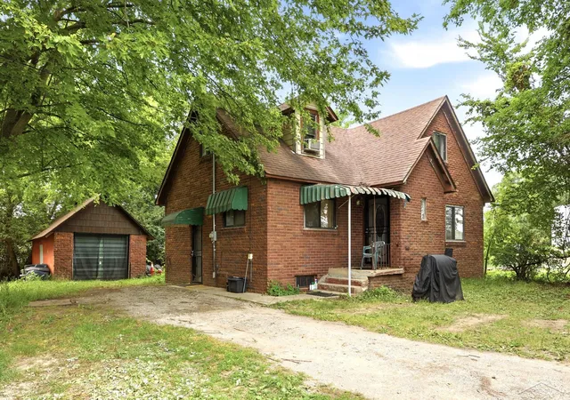 Photo 3 of Single family home for sale at 3734 Sheridan Rd, Spaulding Township Saginaw, MI 48601 | MLS# 61050220187 | Listing updated on 2026-09-06