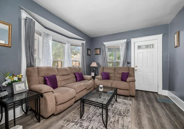 Photo 2 of Single family home for sale at 1005 Adams St Se, Grand Rapids City Kent, MI 49507 | MLS# 65026045874 | Listing updated on 2026-09-25