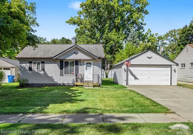 Photo 1 of Sale Pending at 29 Doremus Ave, Waterford Charter Township Oakland, MI 48328 | MLS# 20261069322 | Listing updated on 2026-08-30