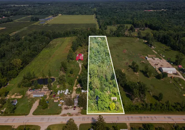 Photo 3 of Single family home for sale at 21919 M-140, South Haven Charter Township Van Buren, MI 49090 | MLS# 69026045890 | Listing updated on 2026-08-28