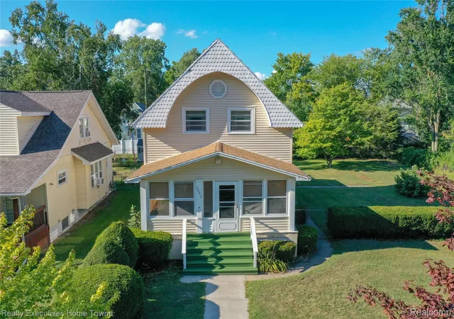 Photo 2 of Single family home for sale at 3003 North Blvd, Port Huron City St Clair, MI 48060 | MLS# 20261069347 | Listing updated on 2026-09-03