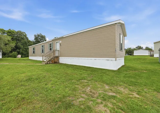 Photo 3 of Single family home for sale at 1301 Shadowridge Dr, Yankee Springs Township Barry, MI 49348 | MLS# 65026045908 | Listing updated on 2026-09-18
