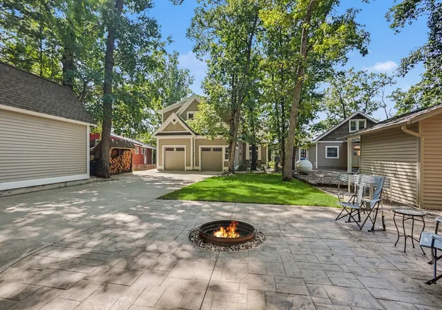 Photo 4 of Single family home for sale at 9893 N Aqua Dr, Elk Township Lake, MI 49644 | MLS# 66026045915 | Listing updated on 2026-10-08
