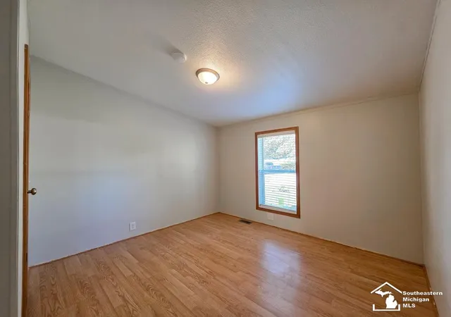 Photo 4 of Single family home for sale at 4393 5Th St, Frenchtown Township Monroe, MI 48166 | MLS# 57050220206 | Listing updated on 2026-09-01