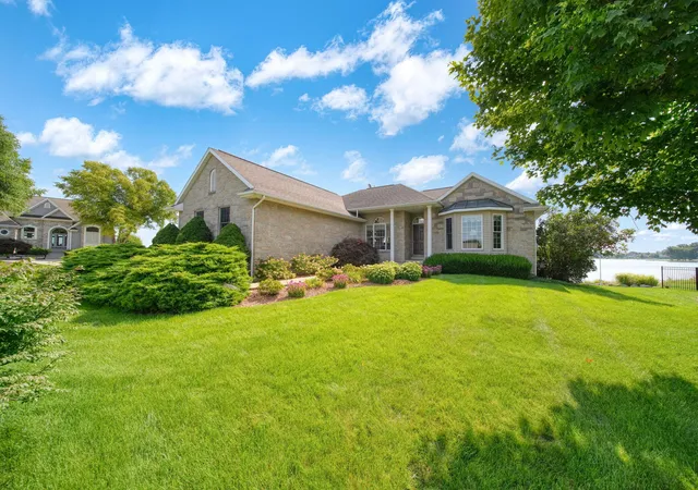 Photo 1 of Single family home for sale at 7601 Stonehedge Dr, Cambridge Township Lenawee, MI 49265 | MLS# 81026045917 | Listing updated on 2026-08-31