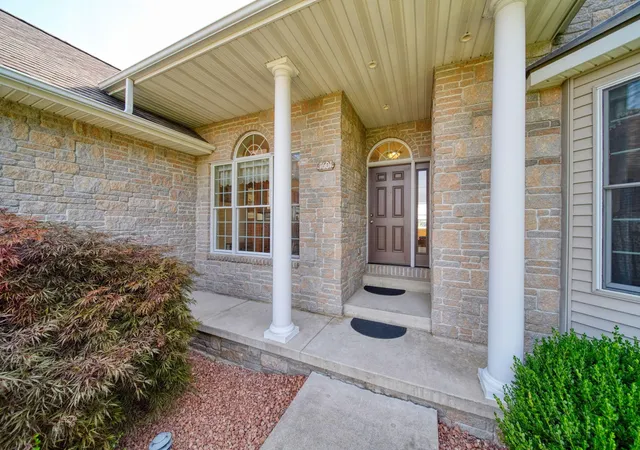 Photo 2 of Single family home for sale at 7601 Stonehedge Dr, Cambridge Township Lenawee, MI 49265 | MLS# 81026045917 | Listing updated on 2026-08-31